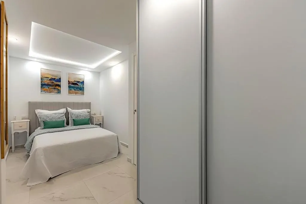 Apartamento San Eugenio ,, Los Garanios” Costa Adeje 0*,  İspanya